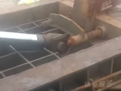 江陰250噸江陰產(chǎn)1.4×2米打包機圖3