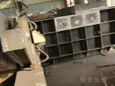 250噸加重型打包機現(xiàn)貨圖2